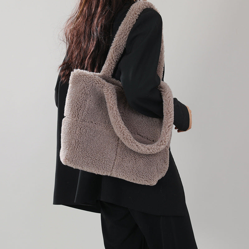 Women's Designer Luxury Plush Bag Winter Fashion Cute Tote Handbags Large Capacity Portable Single Shoulder Furry Bags | GlamzLife