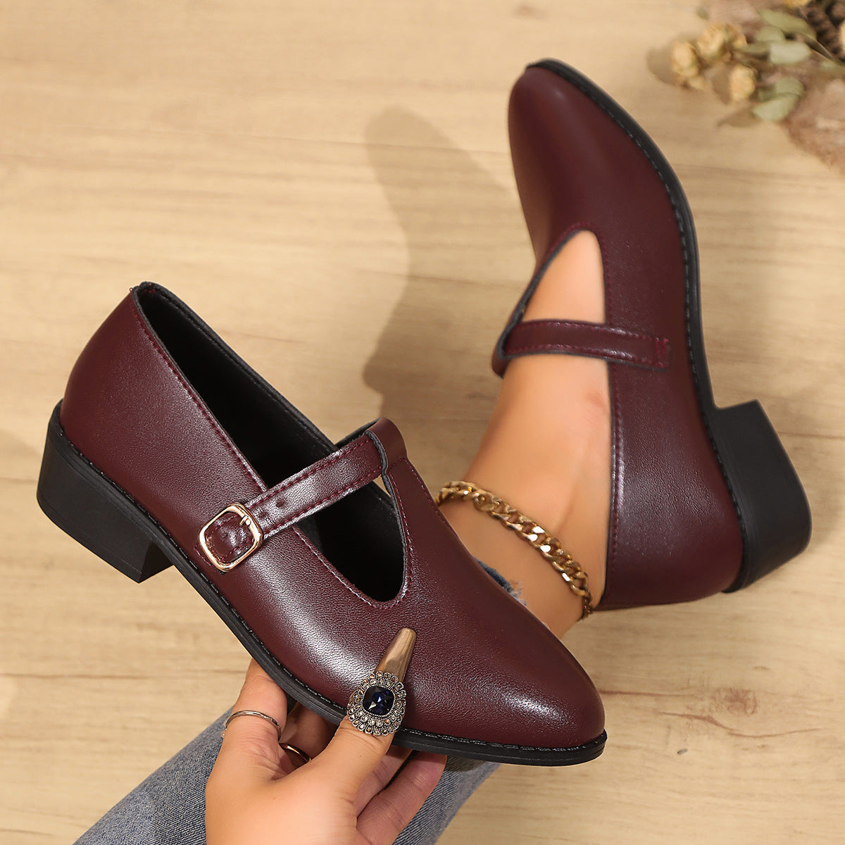 British Style Pointed Toe Shallow Mouth Buckle Shoes Women