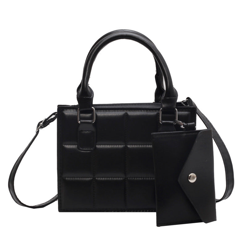 Portable Large Capacity Popular Leisure Shoulder Messenger Bag - GlamzLife