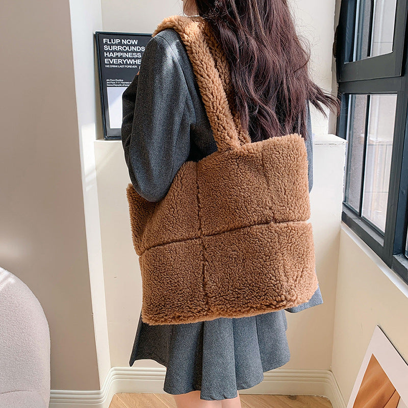 Women's Designer Luxury Plush Bag Winter Fashion Cute Tote Handbags Large Capacity Portable Single Shoulder Furry Bags | GlamzLife