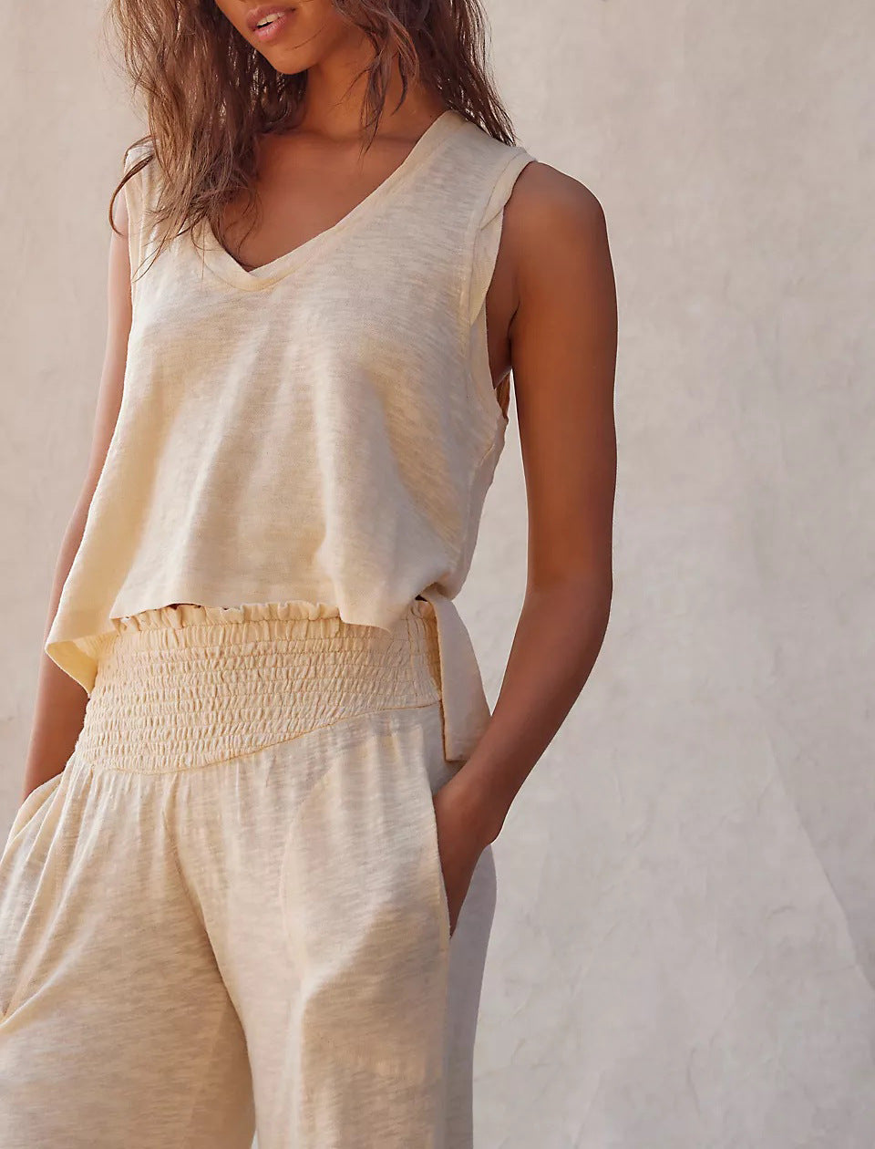 Women's Knitted V-neck Top Elastic Waist Two-piece Suit